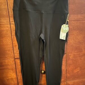 Green Apple Midnight Black Activewear